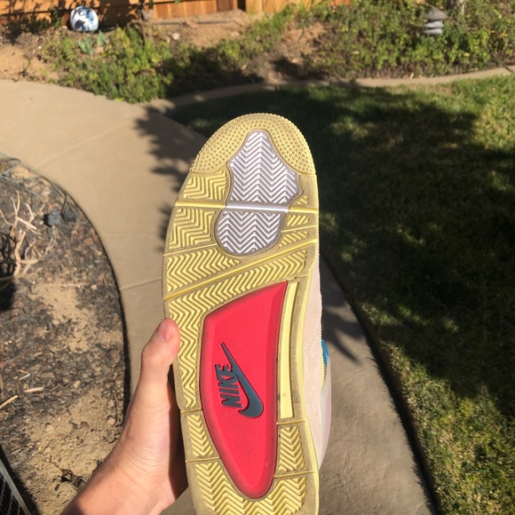 Jordan 4 Retro Union Guava Ice - Picture 5 of 5